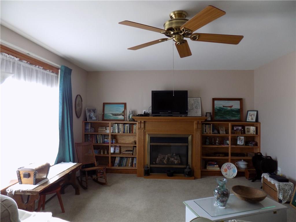 650 River Road Cushing, ME 04563 - Photo 18 of 34 Living room
