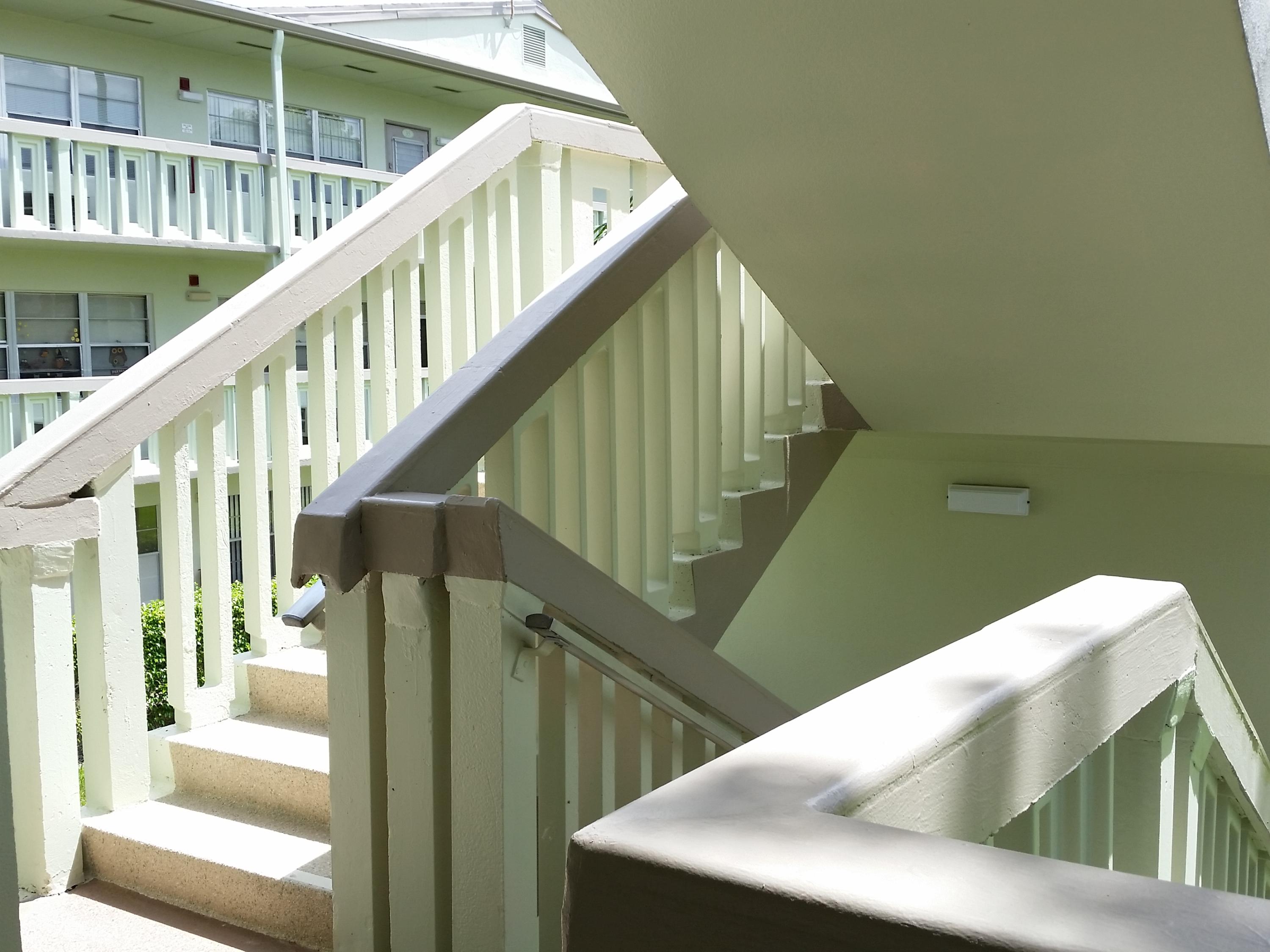 16 Dorset A Boca Raton, FL 33434 - Photo 19 of 55 Boca-Raton-Codo-16 Dorset A_Ext Stairs