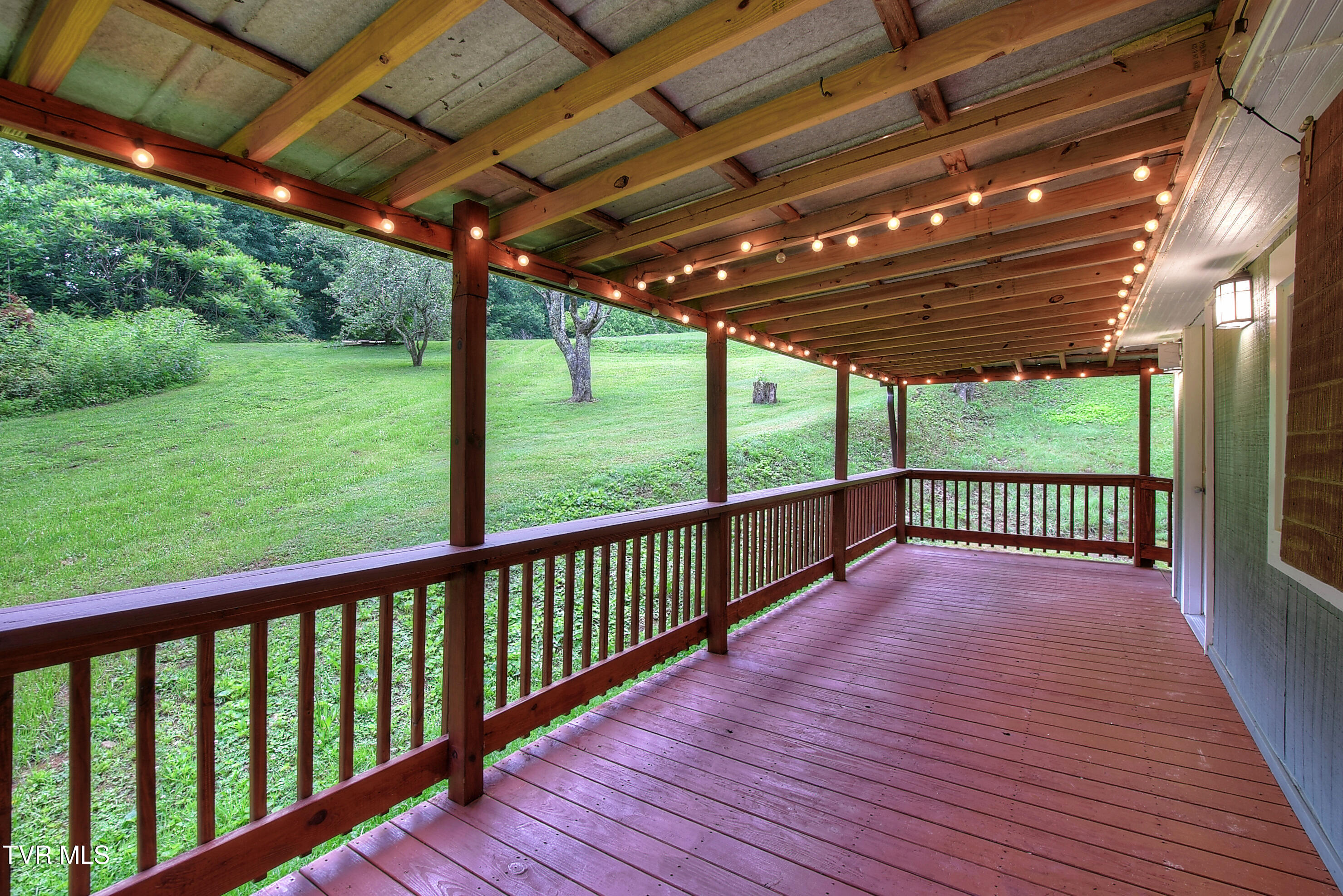 642 Dennis Cove Road Hampton, TN 37658 - Photo 34 of 35 34