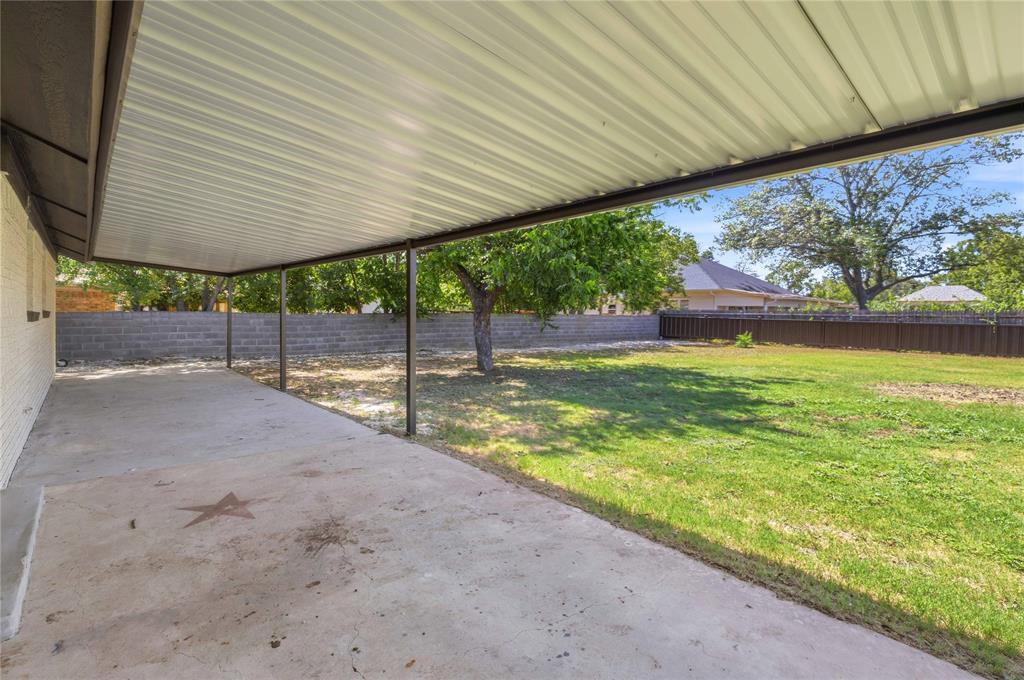 809 West Liveoak Street Coleman, TX 76834 - Photo 27 of 34