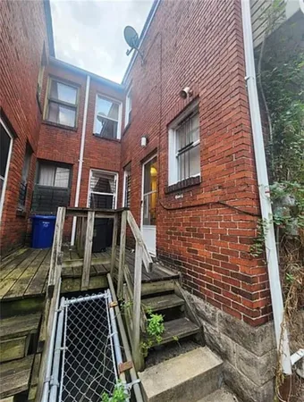 $3,100 | 158 Chesterfield Road, Pittsburgh, PA 15213