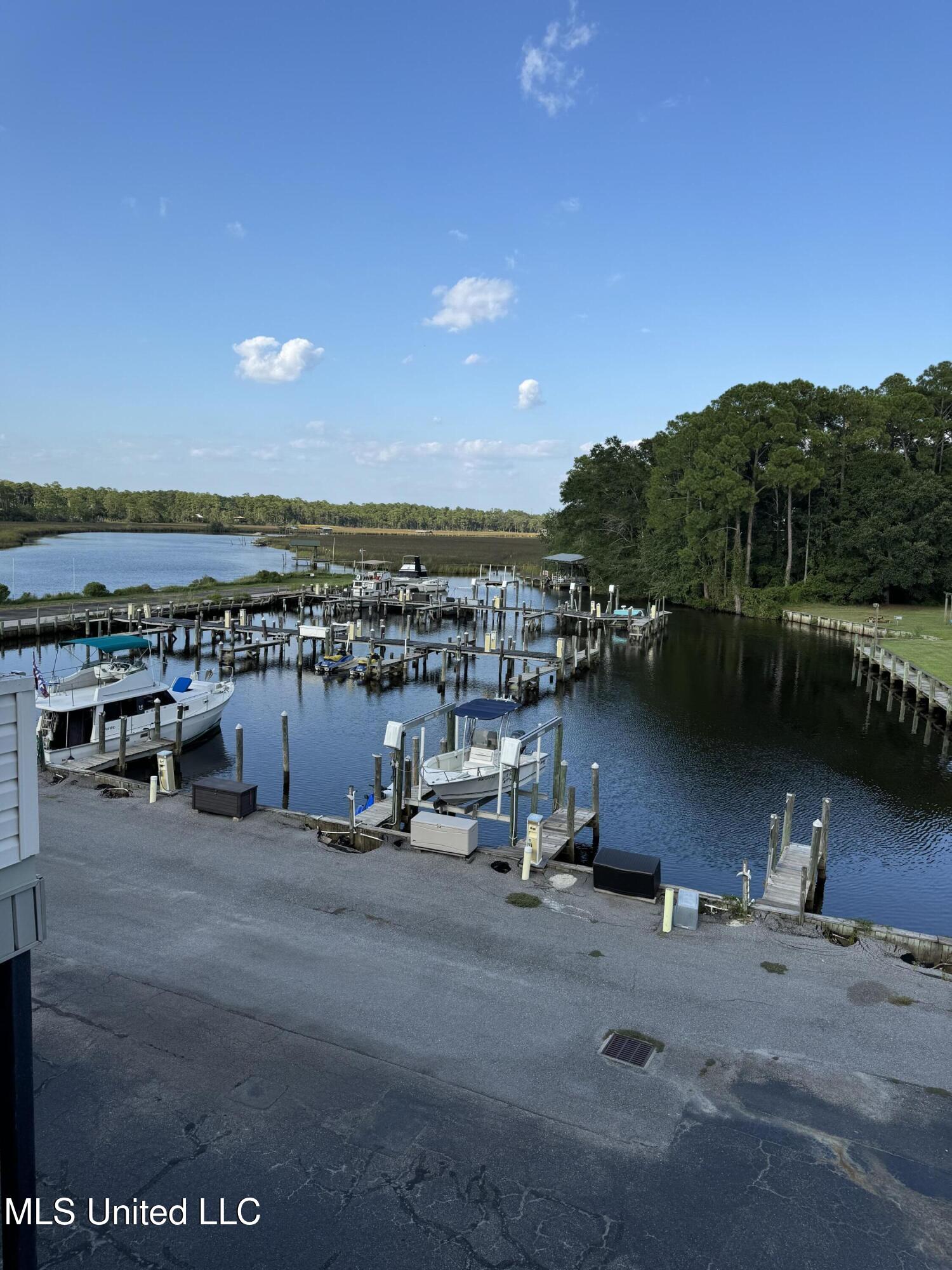 3230 Cumberland Road, Unit 213 Ocean Springs, MS 39564 - Photo 26 of 48 IMG_6567