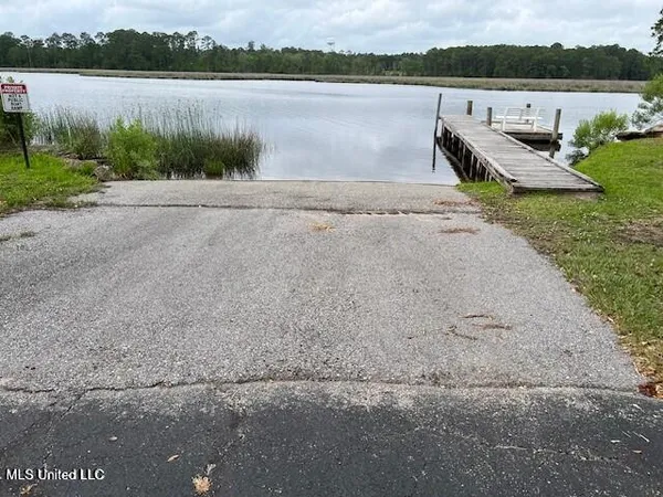 $1,300 | 3230 Cumberland Road, Unit 213, Ocean Springs, MS 39564