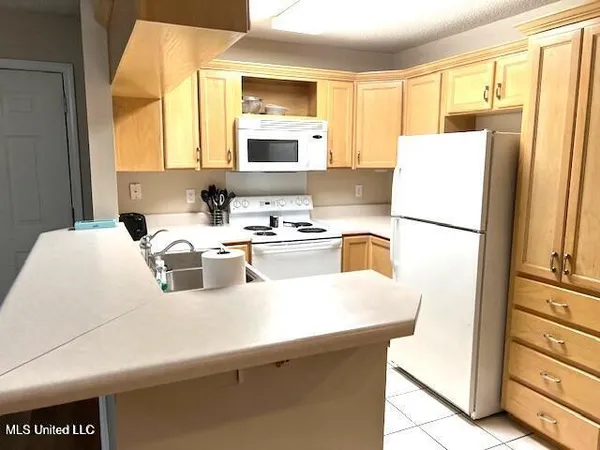$1,300 | 3230 Cumberland Road, Unit 213, Ocean Springs, MS 39564