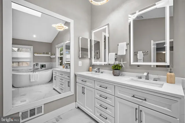 $1,574,000 | 2169 Westglen Court, Vienna, VA 22182