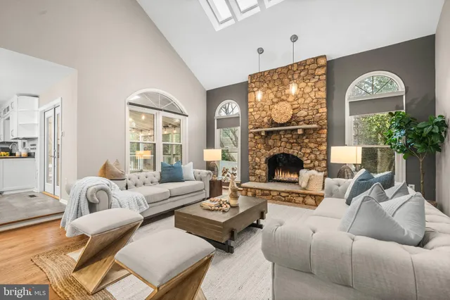 $1,574,000 | 2169 Westglen Court, Vienna, VA 22182