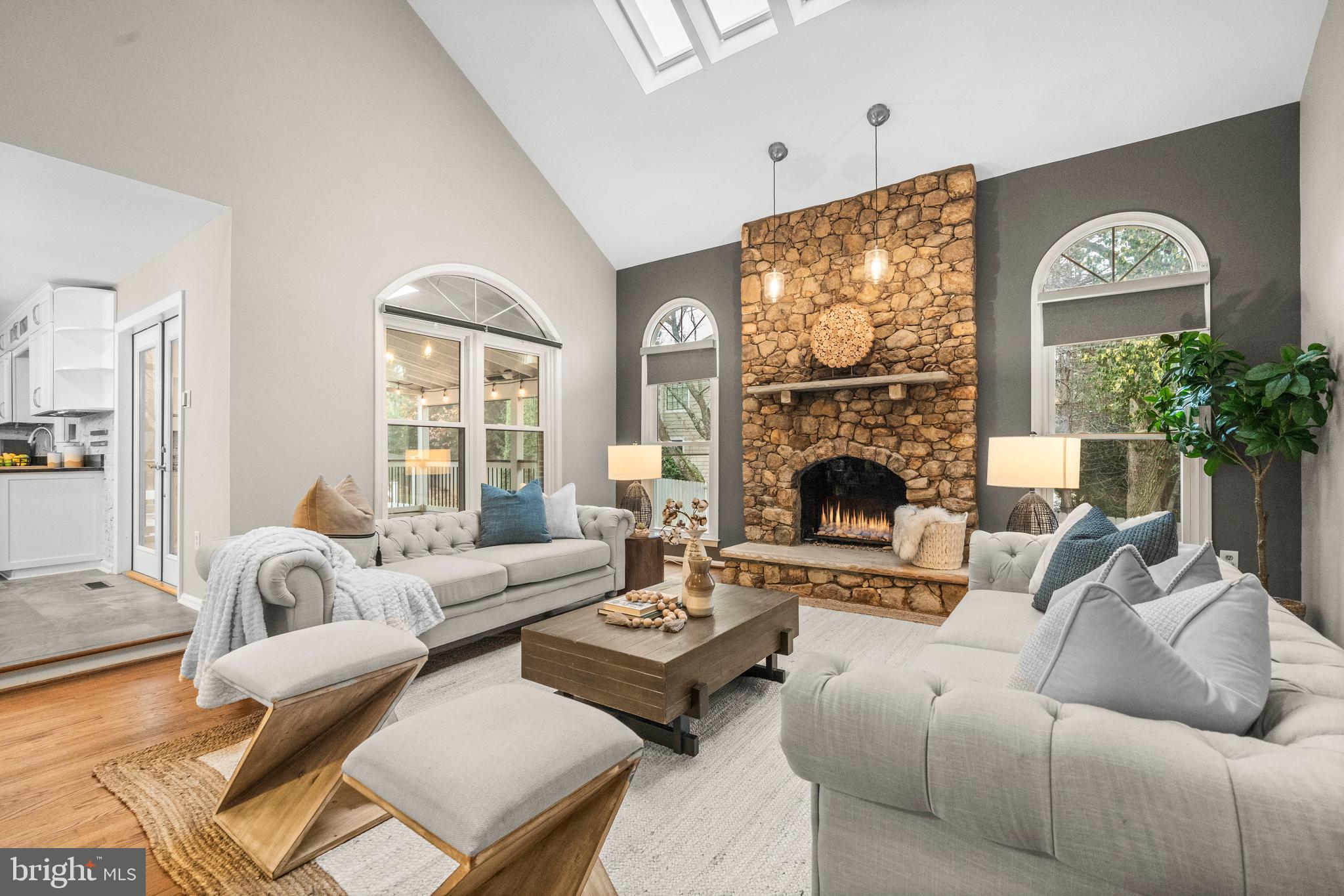 2169 Westglen Court Vienna, VA 22182 - Photo 4 of 63