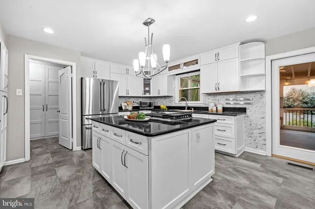 $1,574,000 | 2169 Westglen Court, Vienna, VA 22182