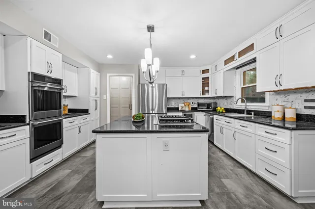 $1,574,000 | 2169 Westglen Court, Vienna, VA 22182