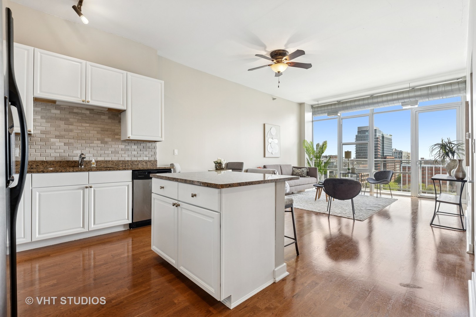 901 West Madison Street, Unit 1003 Chicago, IL 60607 - Photo 2 of 26