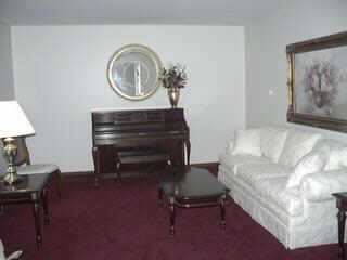 1367 Windham Road Columbus, OH 43220 - Photo 2 of 5
