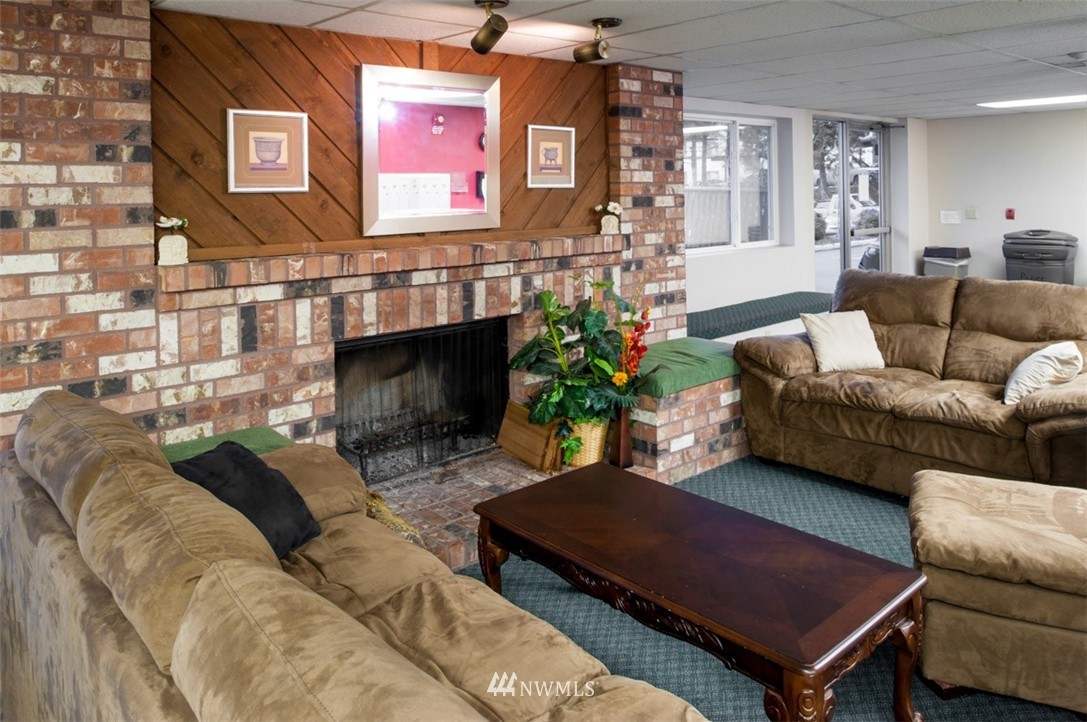 9517 Northeast 180th Street, Unit B101 Bothell, WA 98011 - Photo 17 of 23 Gallery Image 17