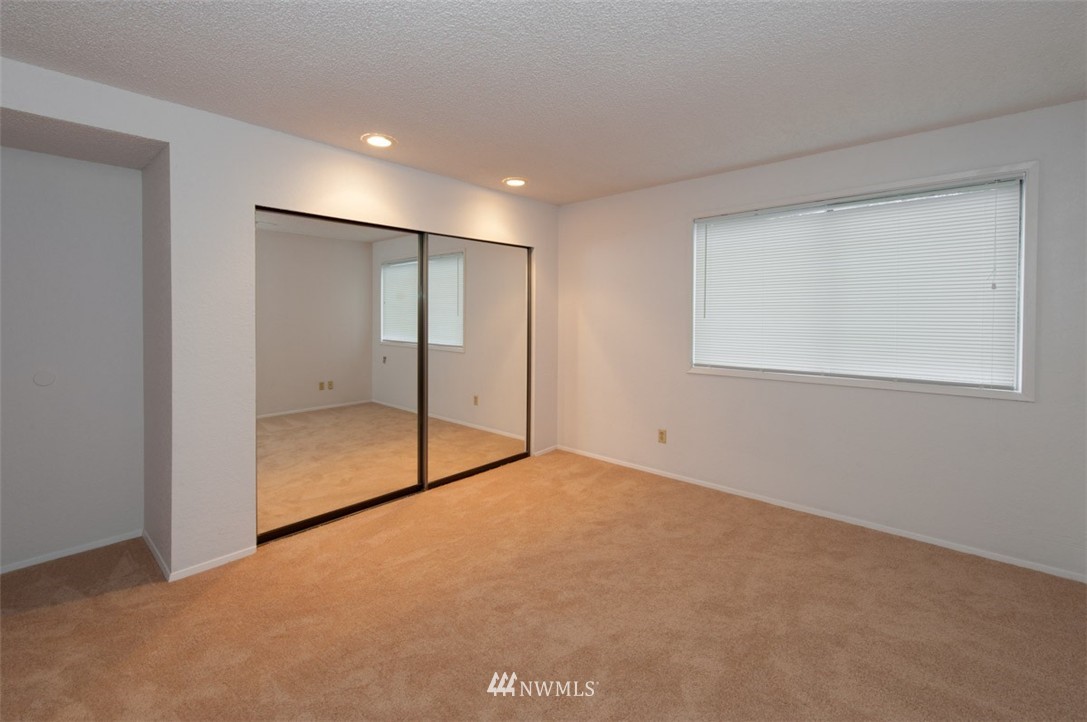 9517 Northeast 180th Street, Unit B101 Bothell, WA 98011 - Photo 9 of 23 Gallery Image 9
