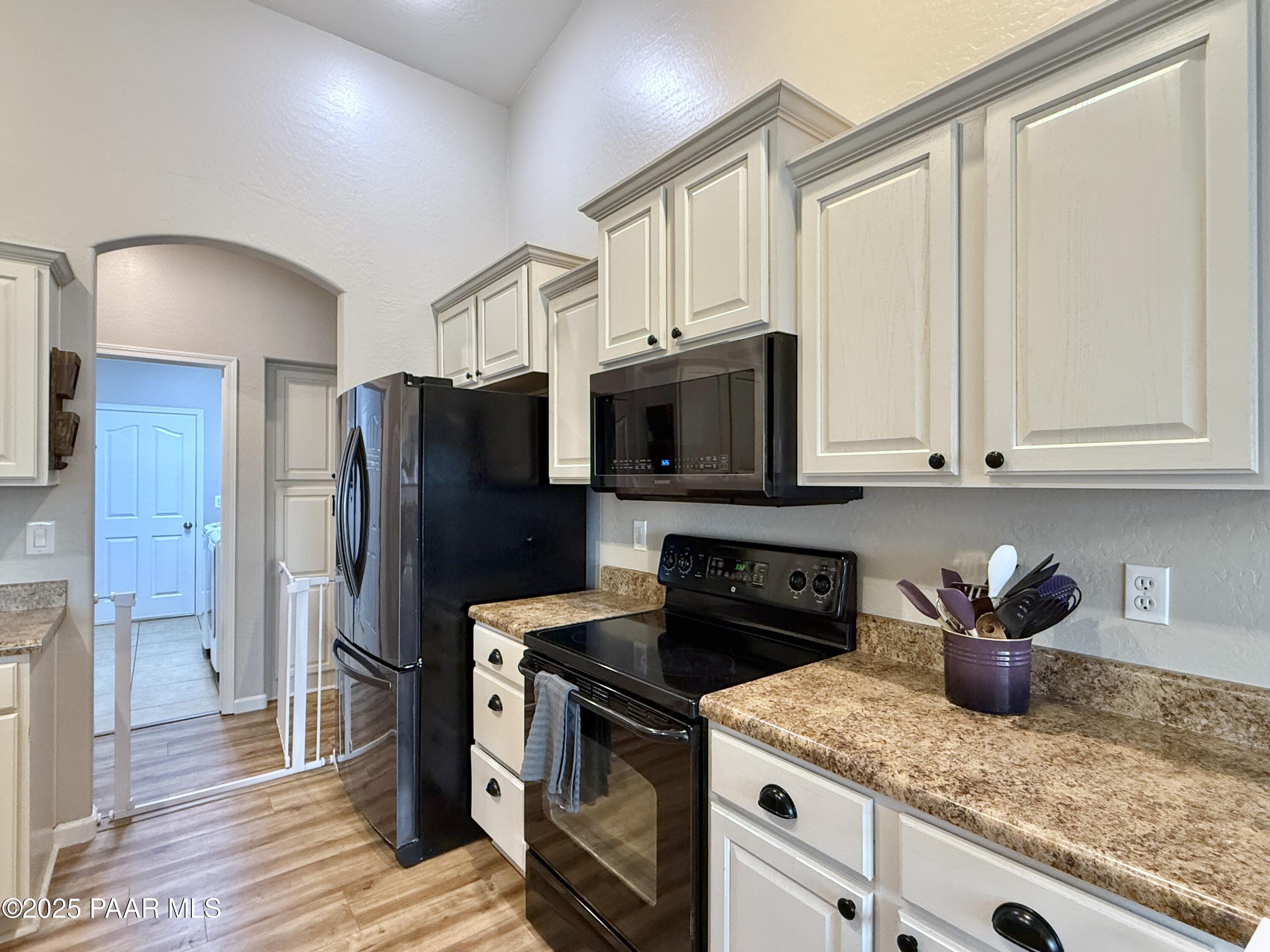 6622 Farmstead Road Prescott Valley, AZ 86314 - Photo 16 of 52 12 Kitchen Electric Stove