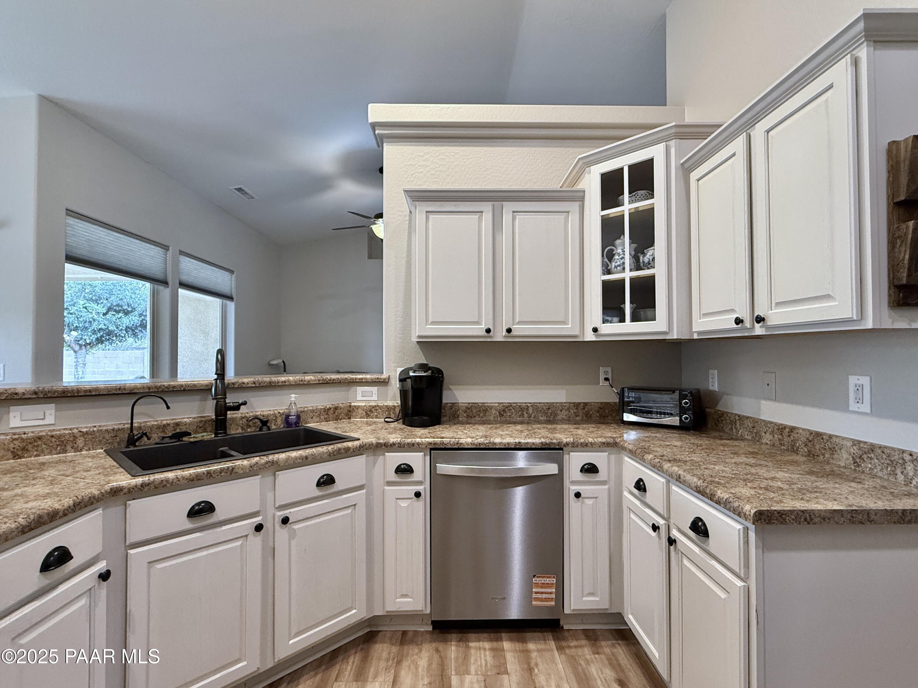6622 Farmstead Road Prescott Valley, AZ 86314 - Photo 17 of 52 13 Kitchen (1)