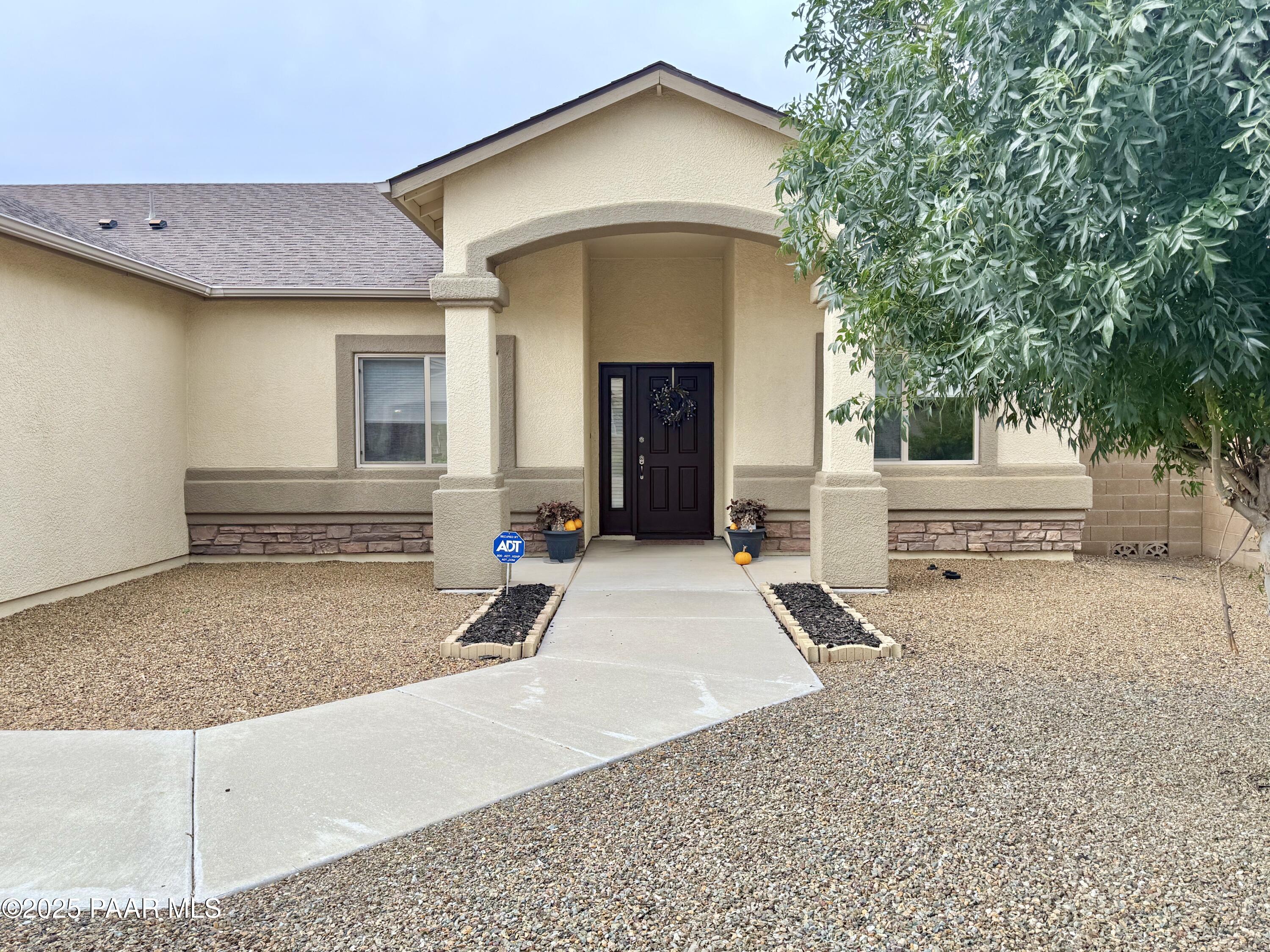 6622 Farmstead Road Prescott Valley, AZ 86314 - Photo 2 of 52 02 Front Sidwalk