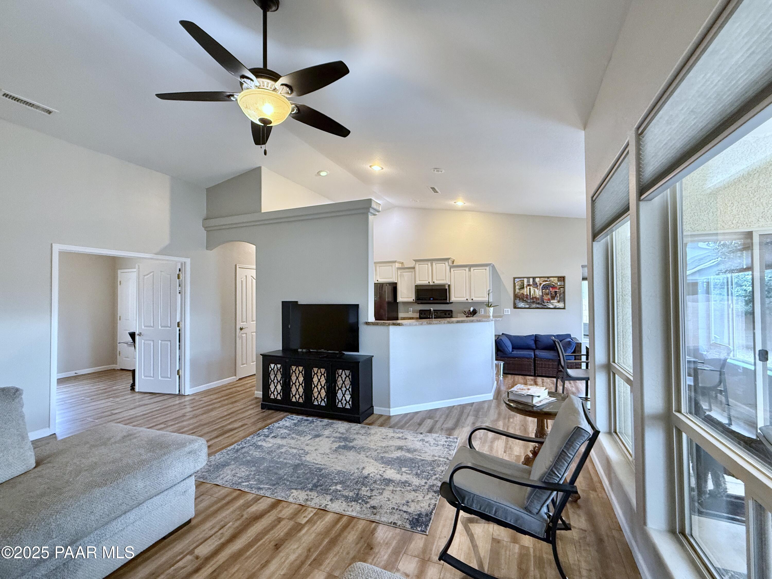 6622 Farmstead Road Prescott Valley, AZ 86314 - Photo 9 of 52 05 Great Room (1)