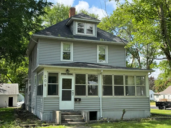 $144,900 | 208 North 7th Street, Olivia, MN 56277