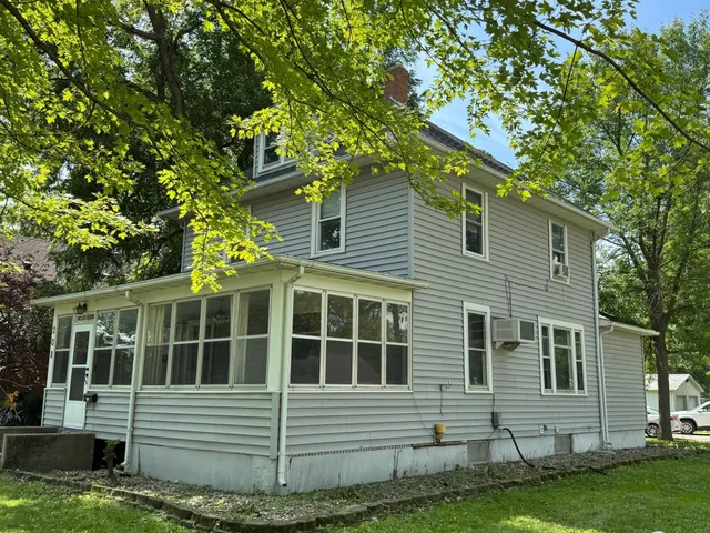 $149,900 | 208 North 7th Street, Olivia, MN 56277