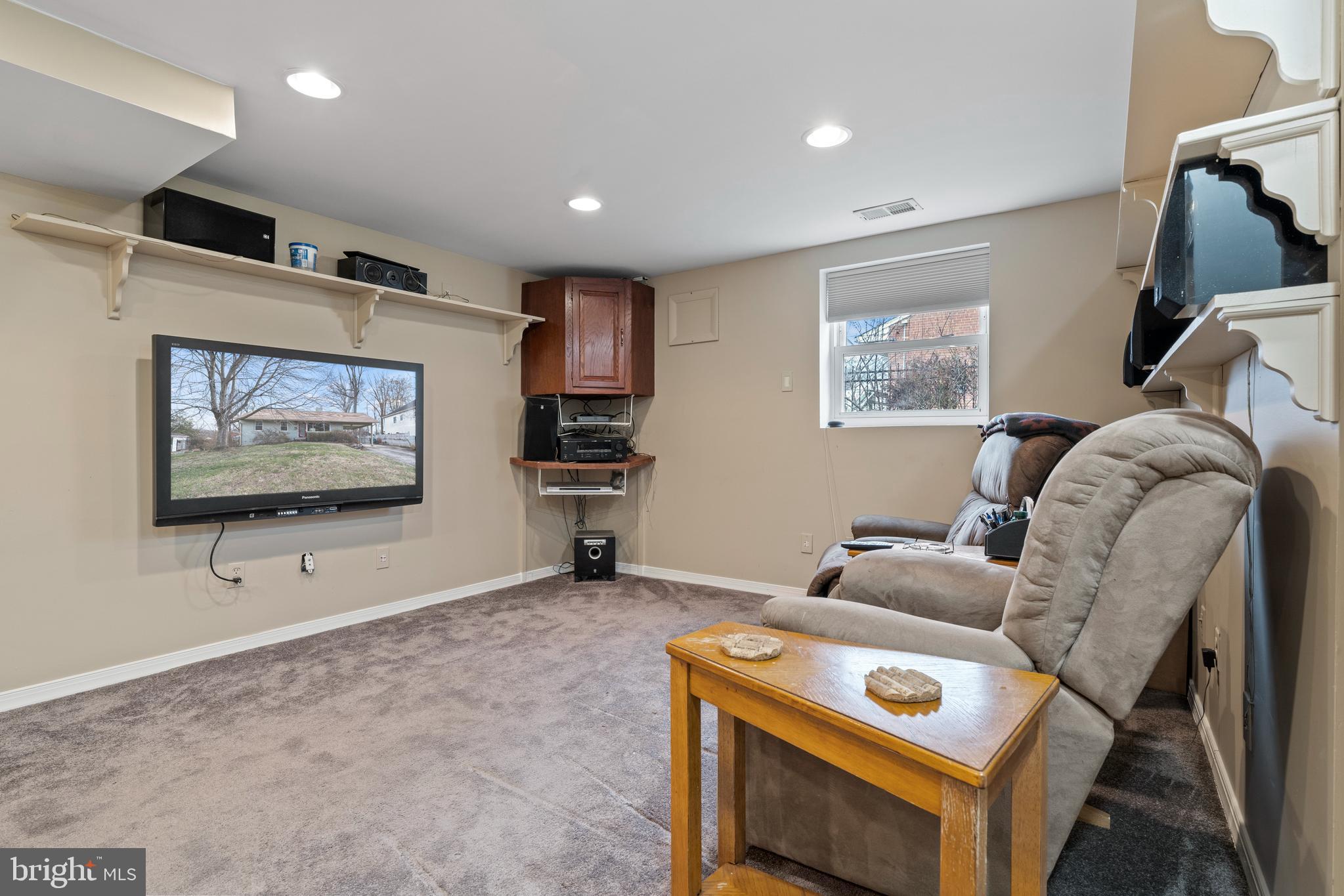 5402 Fremont Street Springfield, VA 22151 - Photo 20 of 30 Family Room