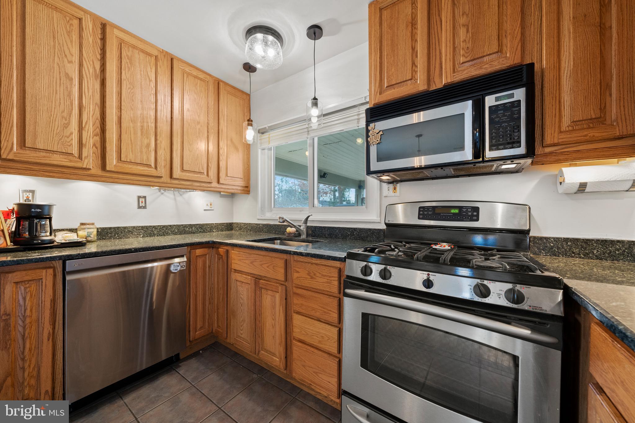5402 Fremont Street Springfield, VA 22151 - Photo 6 of 30 Kitchen