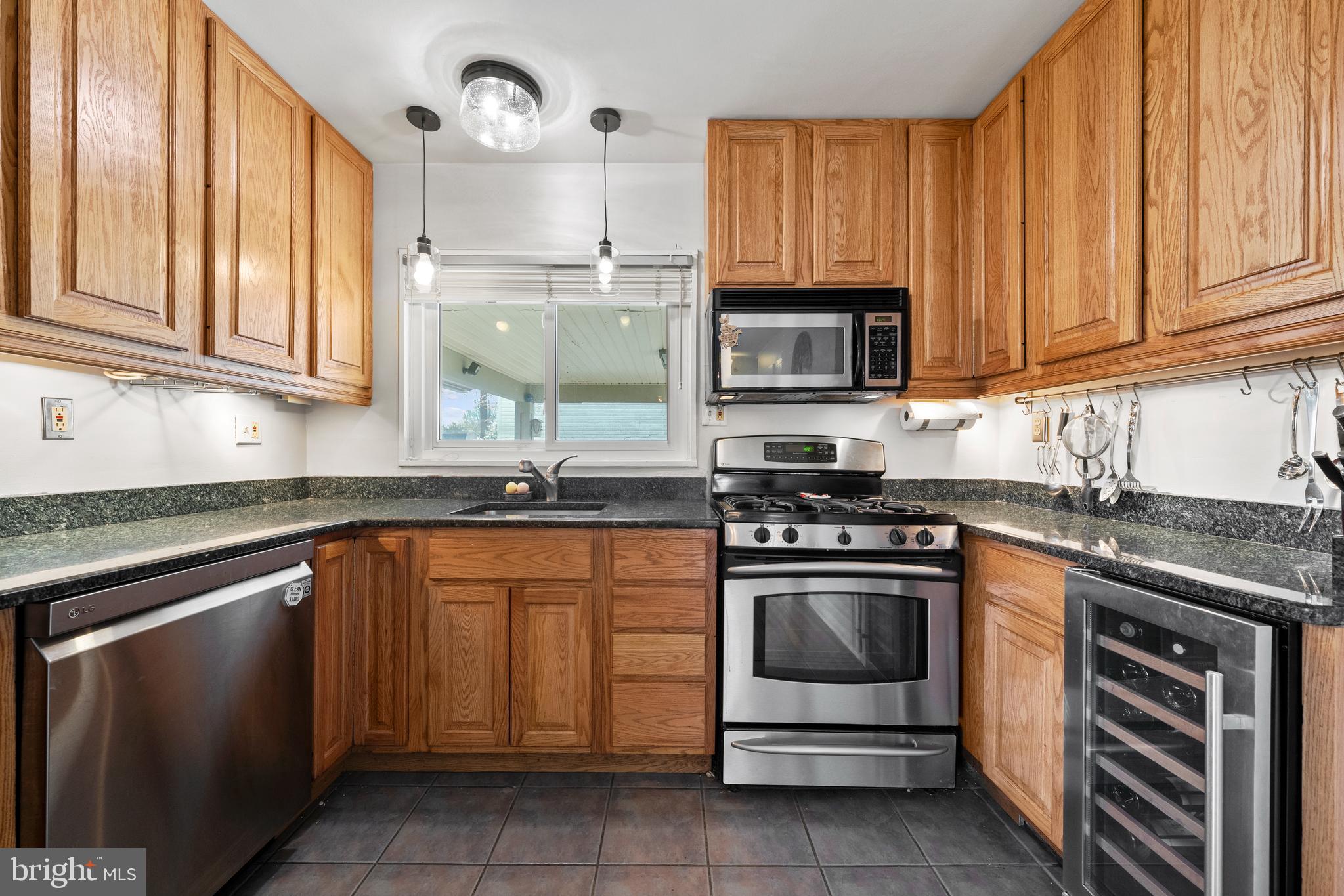 5402 Fremont Street Springfield, VA 22151 - Photo 7 of 30 Kitchen