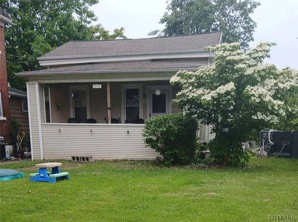 $115,000 | 454 18th Street, Niagara Falls, NY 14303