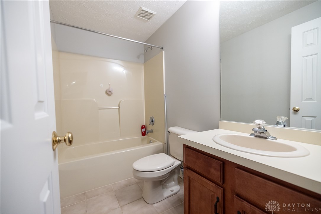 4446 Oakwood Road Springfield, OH 45502 - Photo 38 of 47 Gallery Image 38