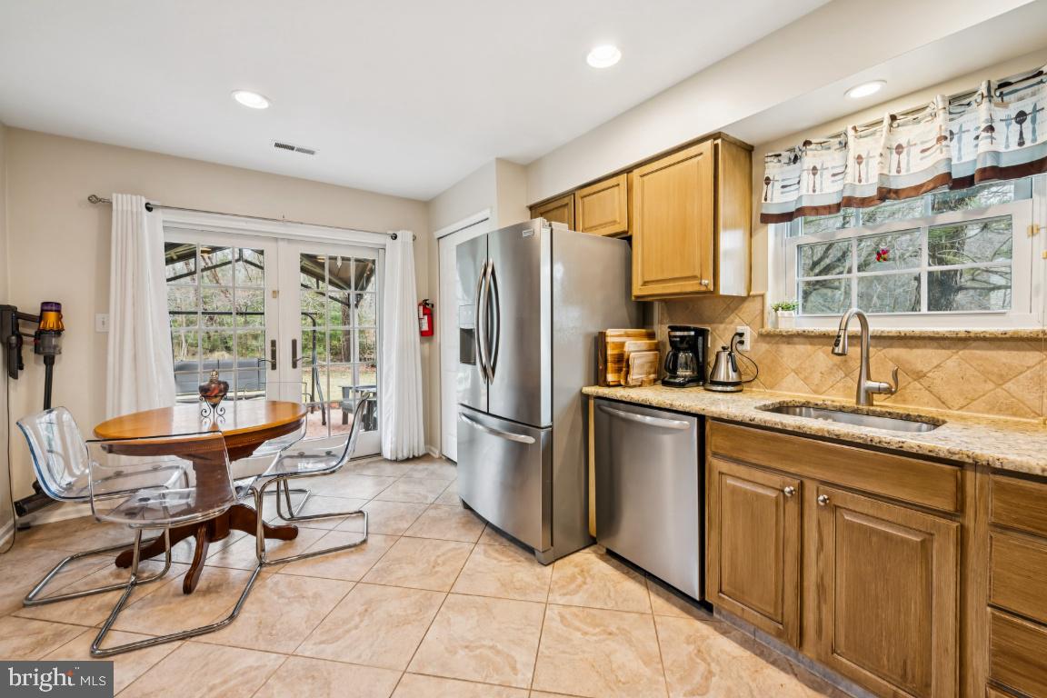 52 Stokes Road Mount Laurel, NJ 08054 - Photo 11 of 25 Enjoy cooking & dining in updated Kitchen