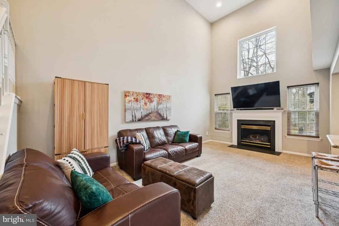 52 Stokes Road Mount Laurel, NJ 08054 - Photo 7 of 25 Dramatic two story Family Room