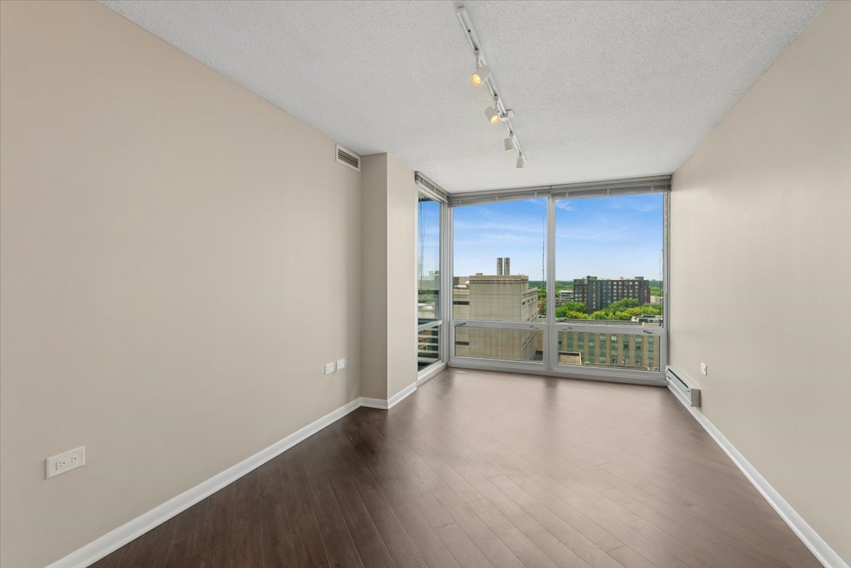 800 Elgin Road, Unit 1412 Evanston, IL 60201 - Photo 7 of 17