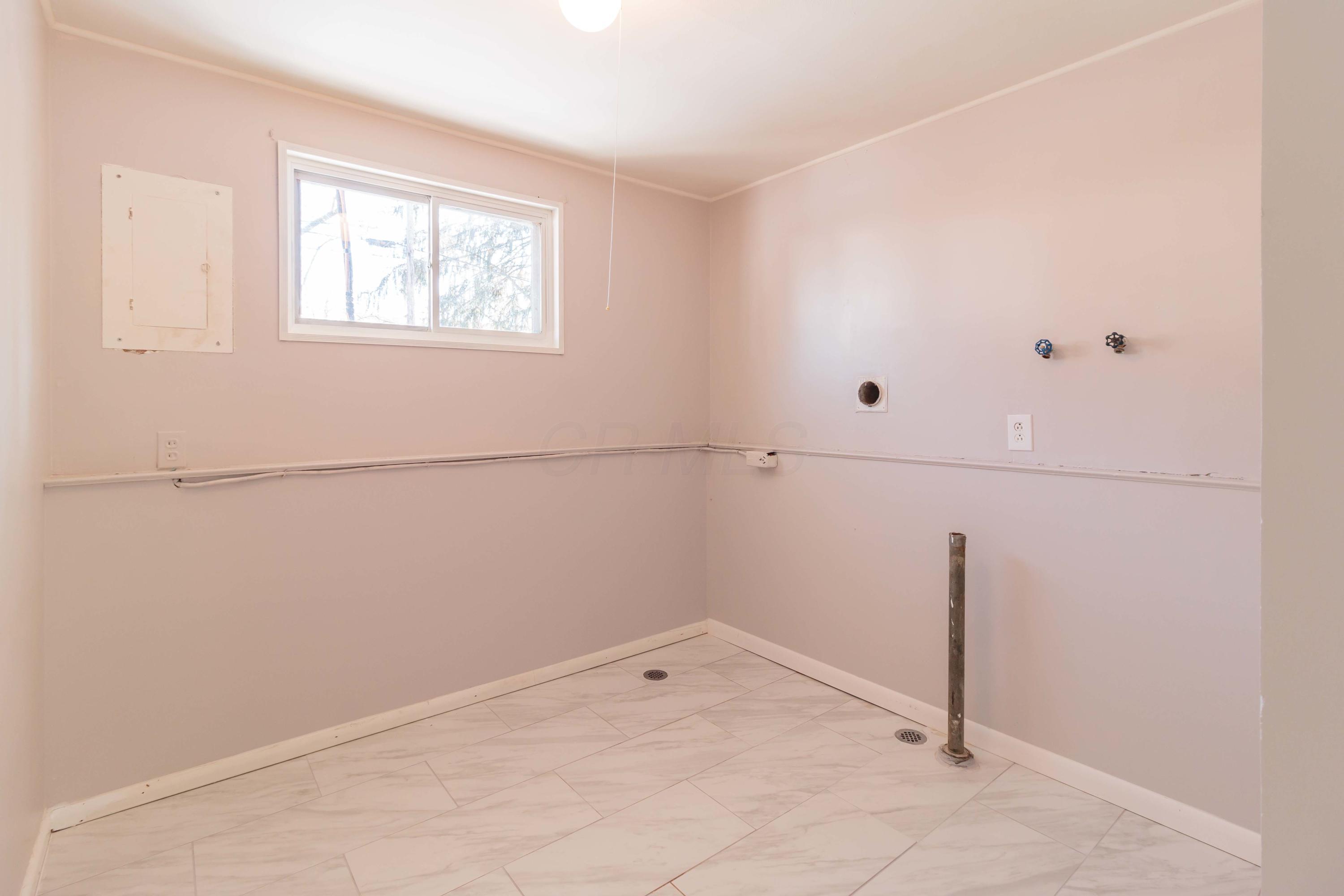 1338 Country Club Road Columbus, OH 43227 - Photo 22 of 42 Gallery Image 22