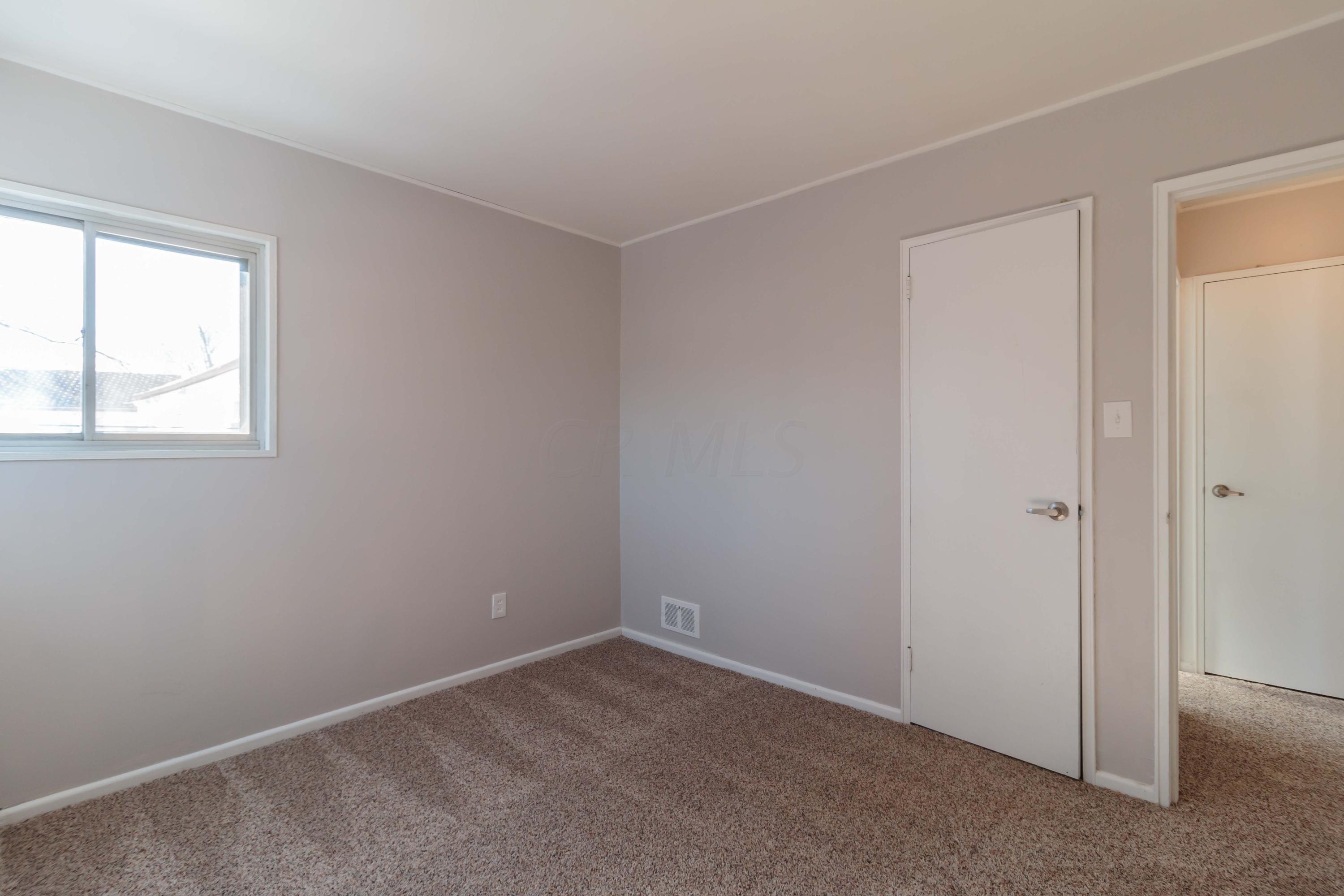 1338 Country Club Road Columbus, OH 43227 - Photo 34 of 42 Gallery Image 34