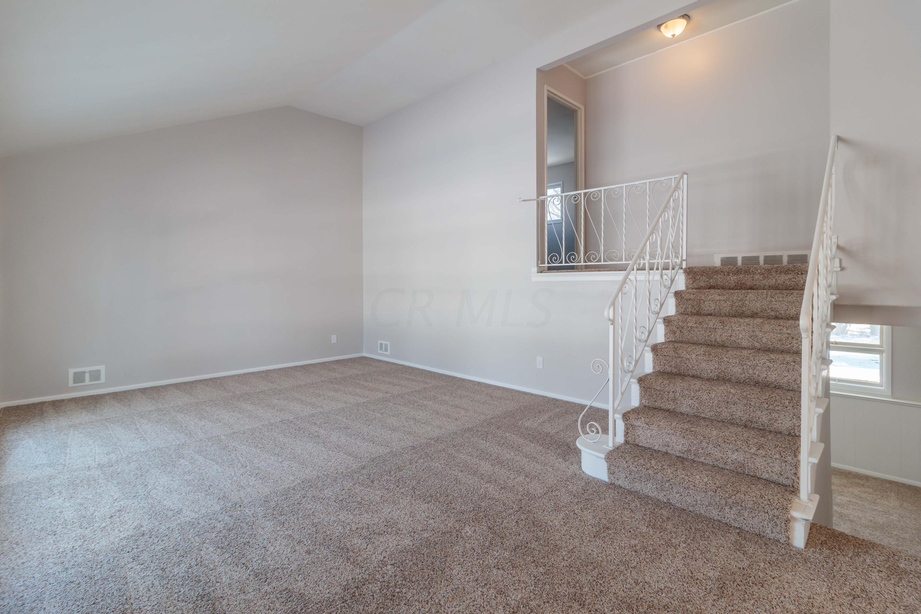 1338 Country Club Road Columbus, OH 43227 - Photo 4 of 42 Gallery Image 4