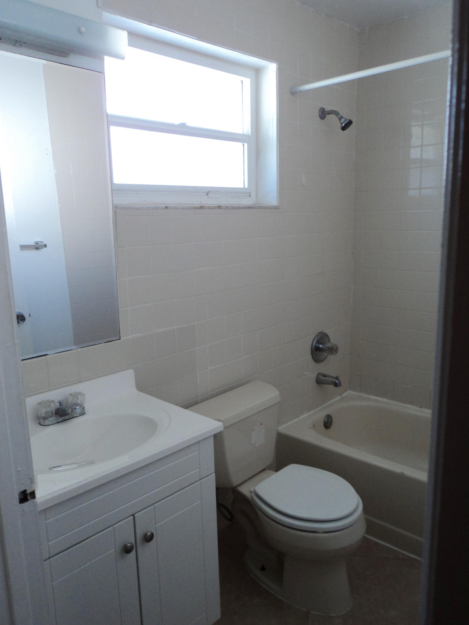 1306 Northwest 2nd Circle Boca Raton, FL 33432 - Photo 13 of 38 Mast Bath Rm 1