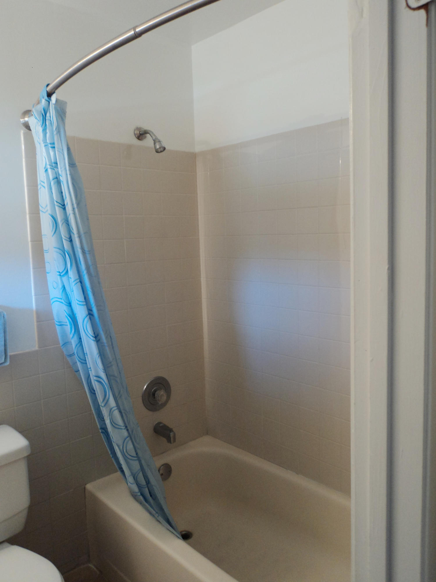1306 Northwest 2nd Circle Boca Raton, FL 33432 - Photo 24 of 38 3rd Bath Rm 2