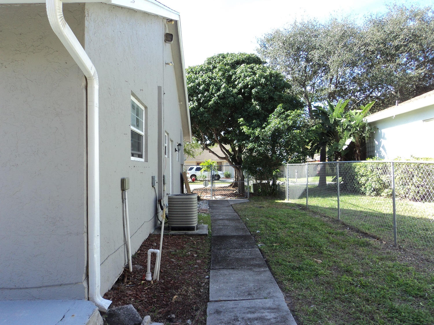 1306 Northwest 2nd Circle Boca Raton, FL 33432 - Photo 33 of 38 North Yard area