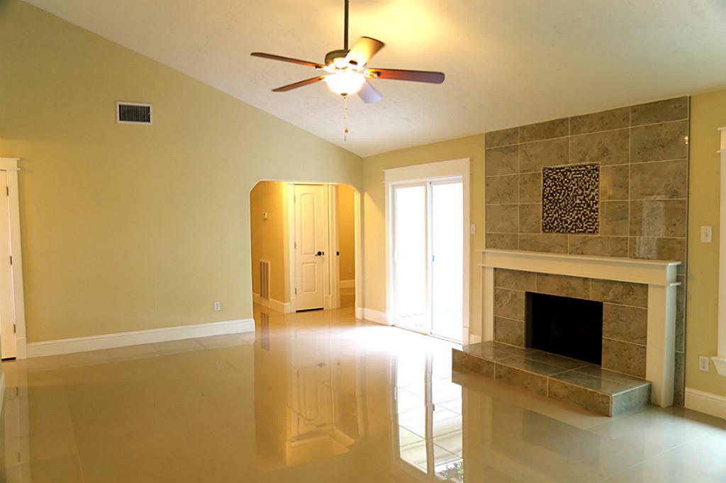 2410 Old Fort Road Sugar Land, TX 77479 - Photo 5 of 22