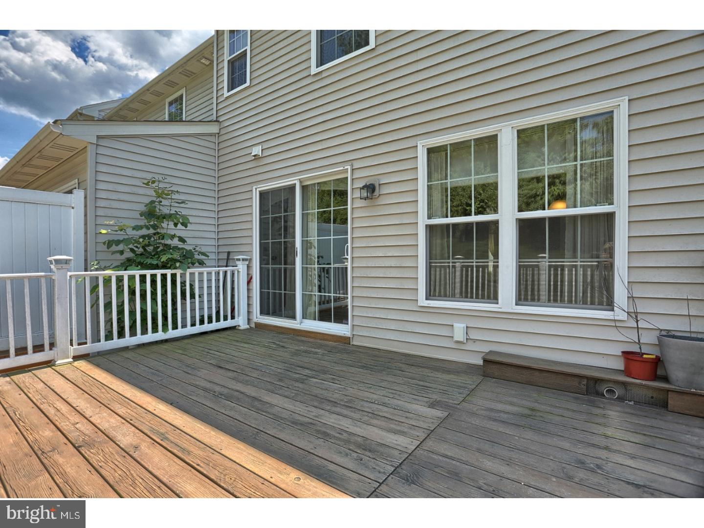 22 Chaser Court Reading, PA 19607 - Photo 4 of 24 Deck