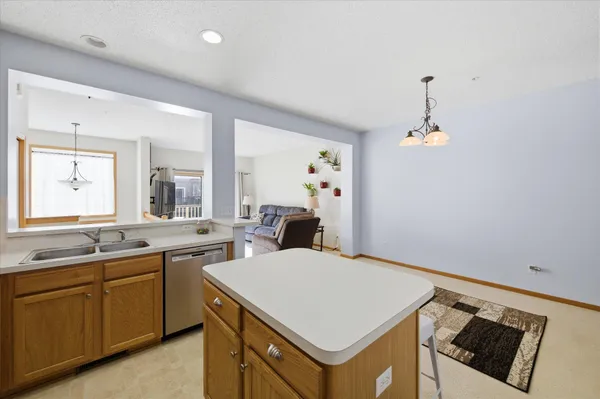 $250,000 | 13808 54th Avenue North, Plymouth, MN 55446