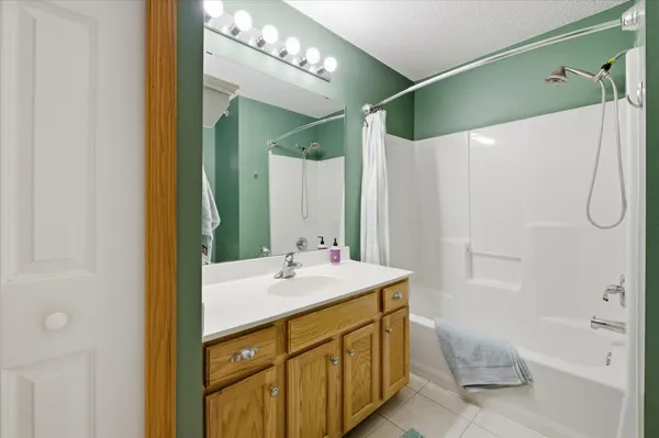 $250,000 | 13808 54th Avenue North, Plymouth, MN 55446