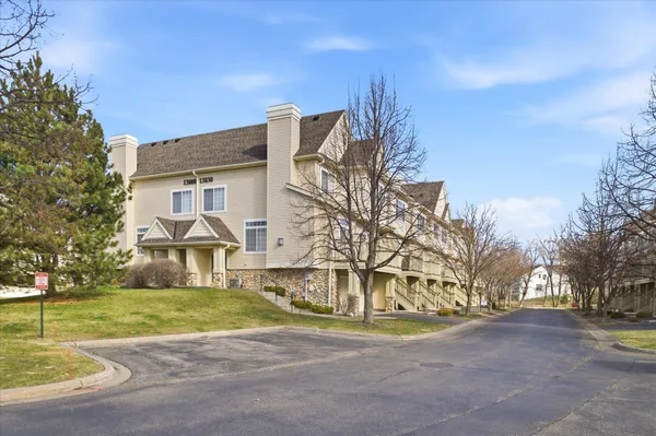 $250,000 | 13808 54th Avenue North, Plymouth, MN 55446