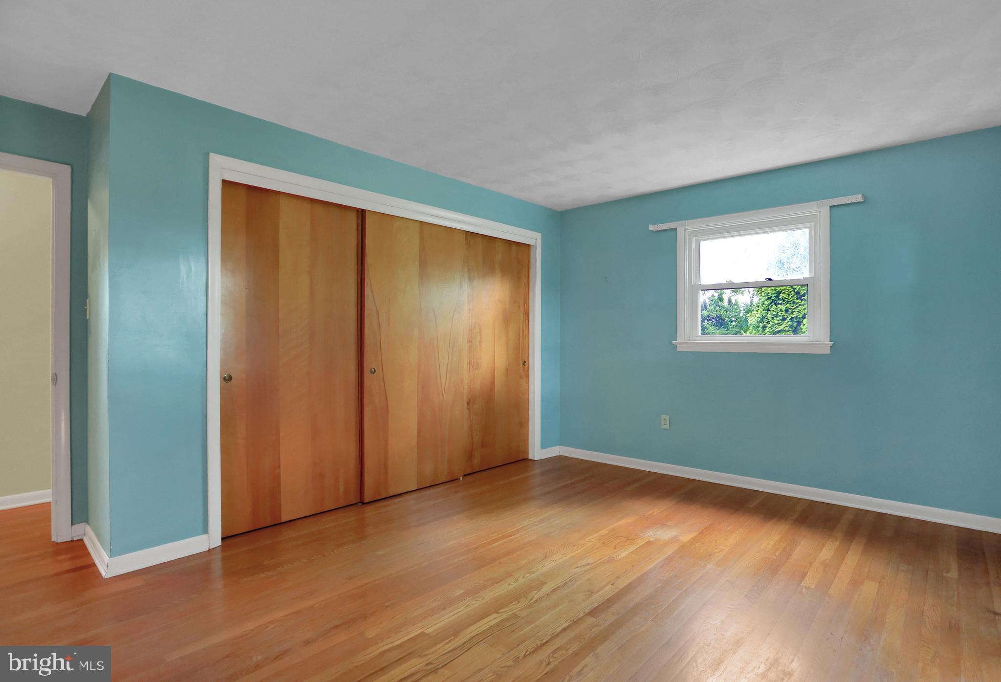 4240 Fairview Road Columbia, PA 17512 - Photo 5 of 40 Hardwood Floors