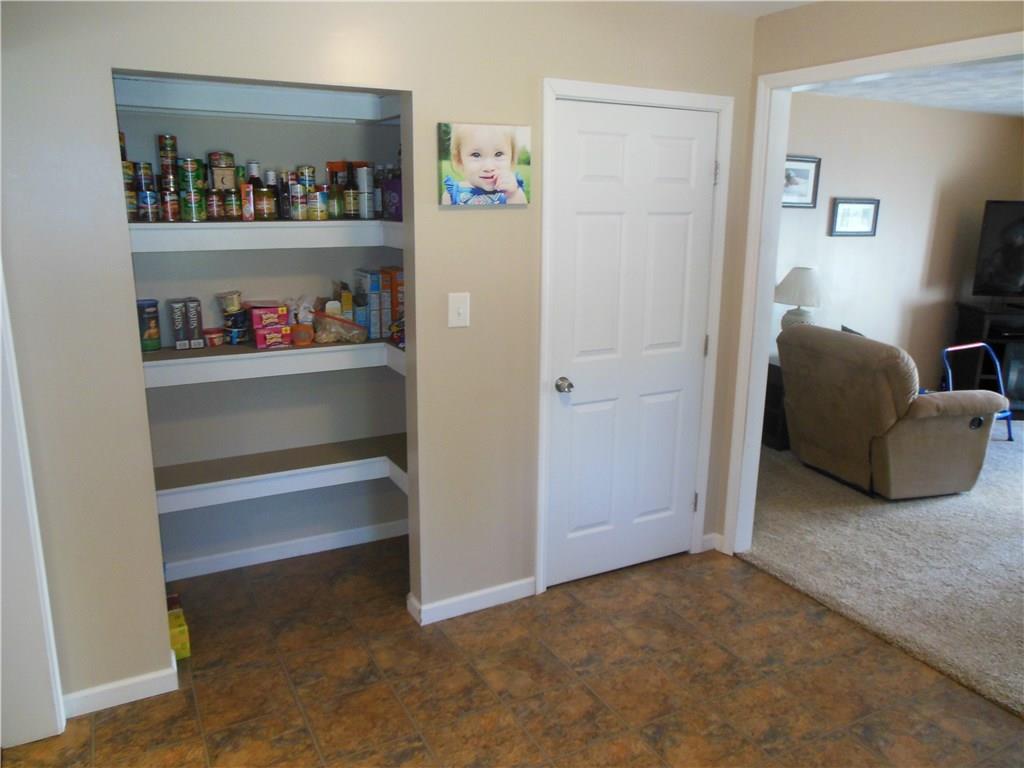 119 Spiker Road Cabot, PA 16023 - Photo 8 of 25 Large entryway complete with kitchen pantry & coat closet