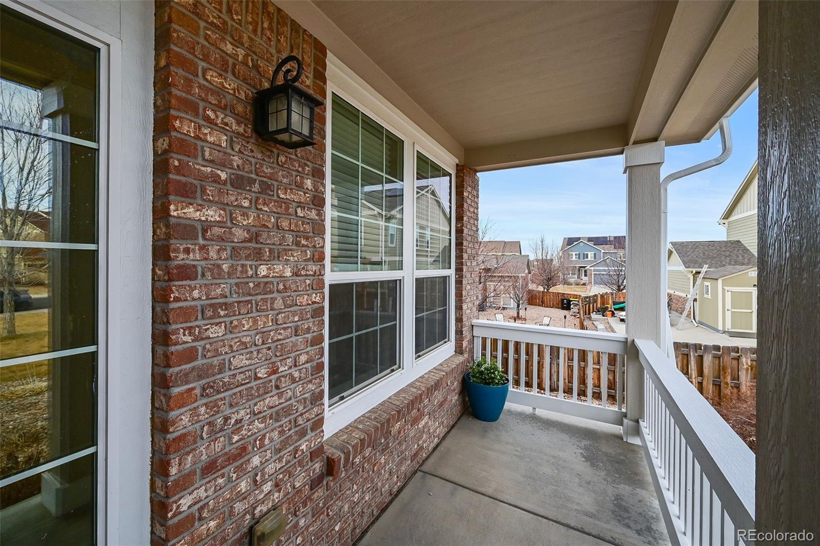 35 North Newcastle Way Aurora, CO 80018 - Photo 35 of 45 a view of a balcony with city view