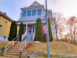 $2,000 | 37 Roosevelt Avenue, Unit 1, Poughkeepsie, NY 12601