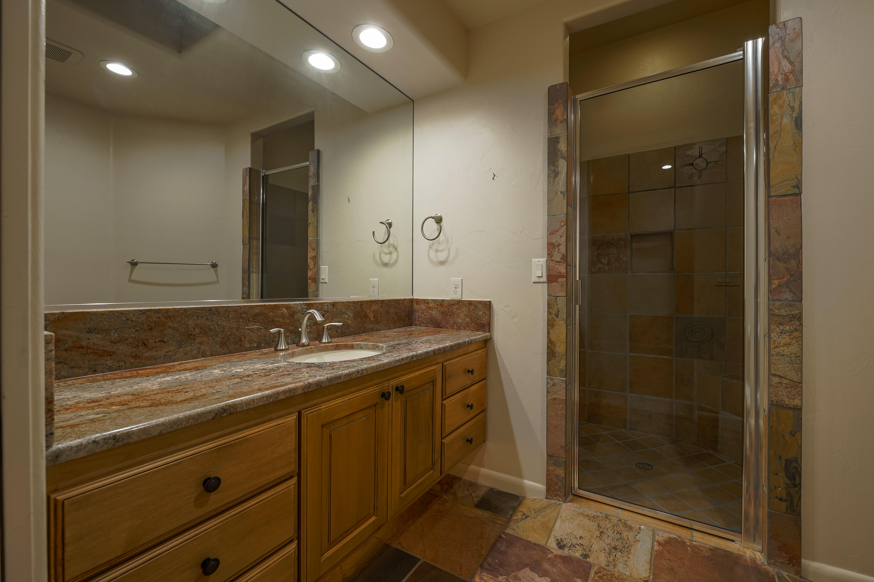 2410 West Entrada Trail, Unit 25 St. George, UT 84770 - Photo 34 of 45 Bath