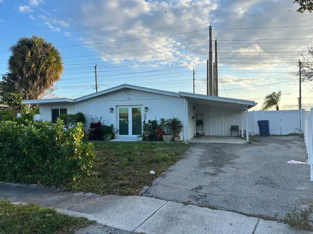 $440,000 | 1381 West 1st Street, Riviera Beach, FL 33404