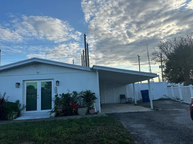 $440,000 | 1381 West 1st Street, Riviera Beach, FL 33404