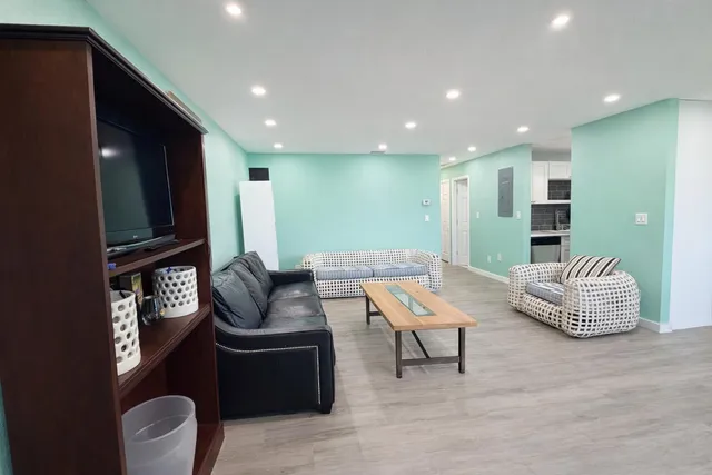 $440,000 | 1381 West 1st Street, Riviera Beach, FL 33404